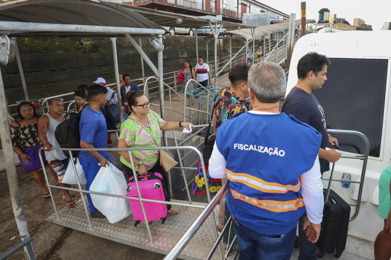 Entrada de passageiros no barco